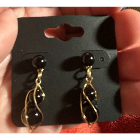 Black Pearl Prisoned Earrings - Picture 4 of 5